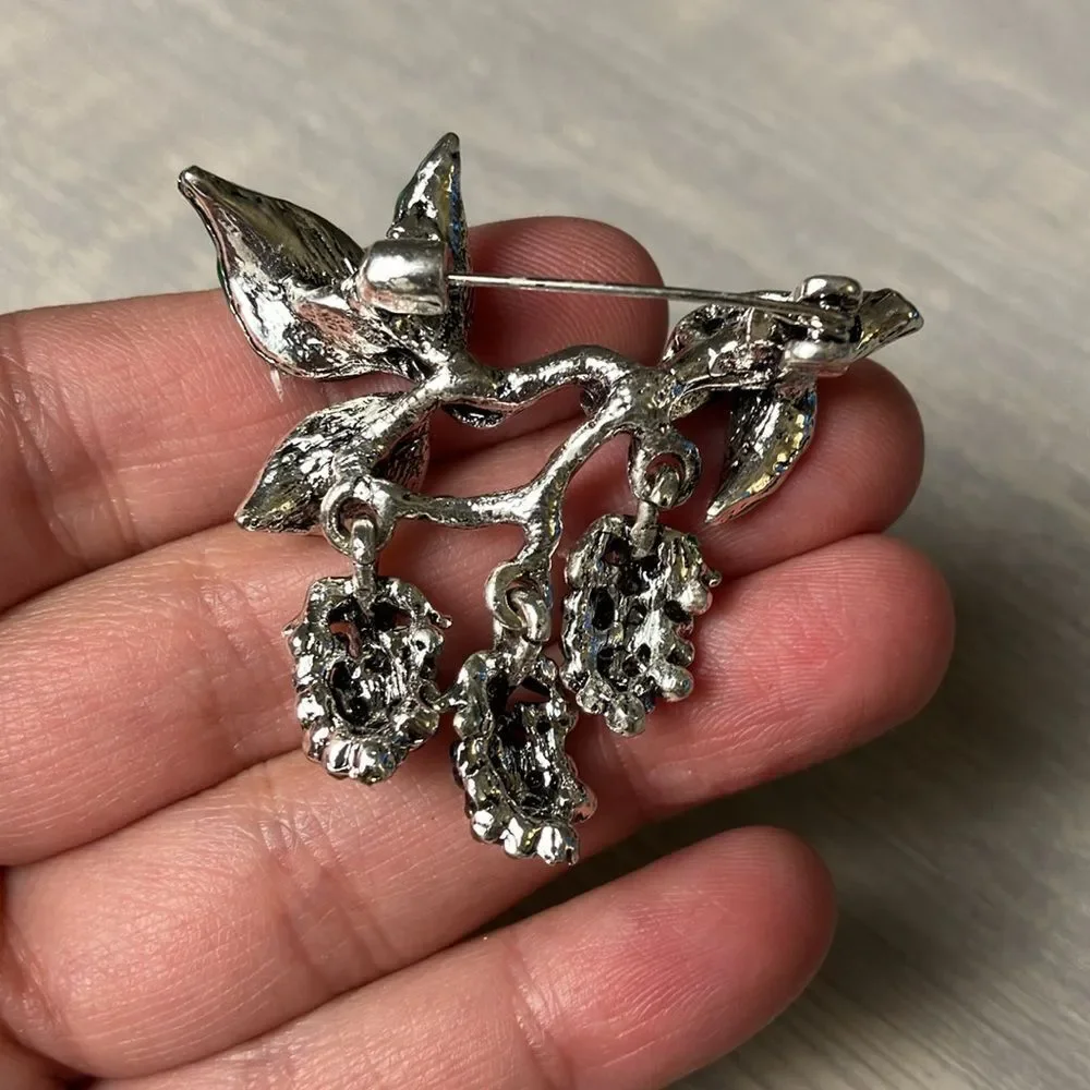 Grapevine costume brooch